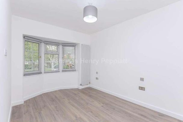 Manor Farm Drive, Chingford, E4 - Photo 1