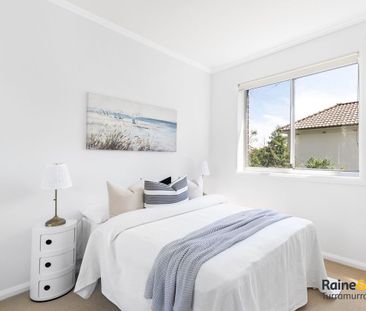 Stunning, Light-Filled Second-Floor Apartment in Prime Turramurra - Photo 2