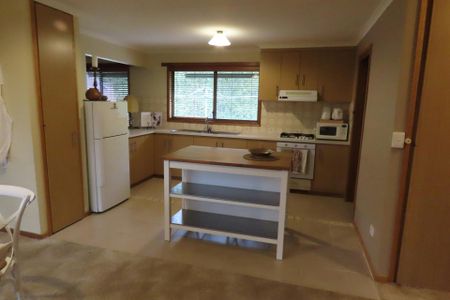 2 Bedroom unit situated in the West End. - Photo 4