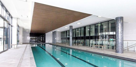 Stunning 1 Bedroom Apartment - Photo 2