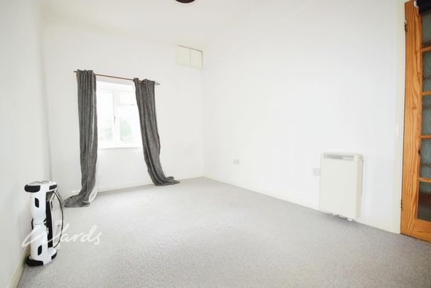 2 bedroom ground flat to rent - Photo 1