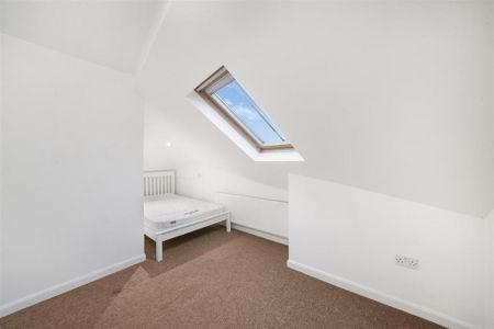 3 bedroom maisonette to rent - Photo 4