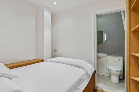 Excellently appointed studio/one bedroom in a portered building. - Photo 3