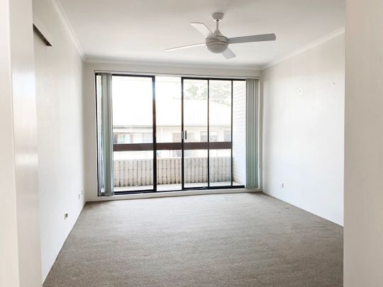 Looking for space and a great location? - Photo 1