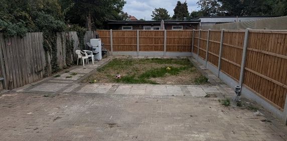 Room in a Shared House, Goodmayes Lane, IG3 - Photo 2