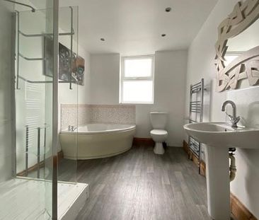 6 bedroom terraced house to rent - Photo 4