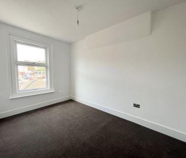 3 bedroom apartment to rent - Photo 5