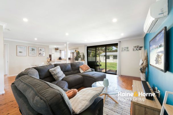 Spacious Family Home with Great Outdoor Entertaining - Photo 1