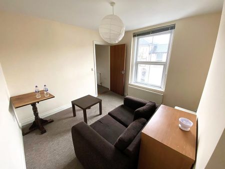 3 bedroom apartment to rent - Photo 3