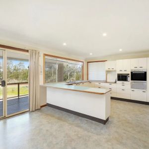 Family Home Moments to the Waterfront - Photo 2