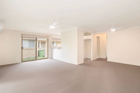 Charming 2 Bedroom Coomera Villa - Photo 4