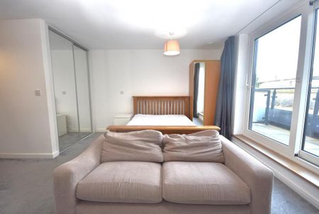 Studio to rent - Photo 2