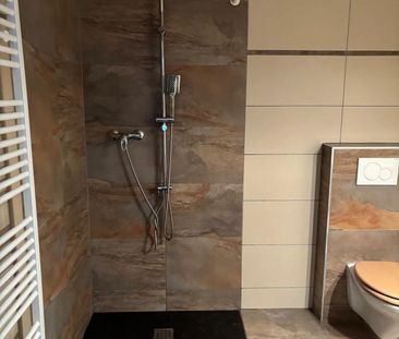 Très belle attique de 3,5 pièces en location à Bassecourt - Foto 3