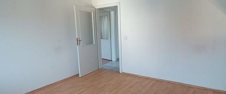 Schöne DG- Wohnung in Oberhausen Alstaden - Photo 1