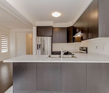 For Lease - 20 Silver Meadow Gardens, Hamilton, Ontario - Photo 4