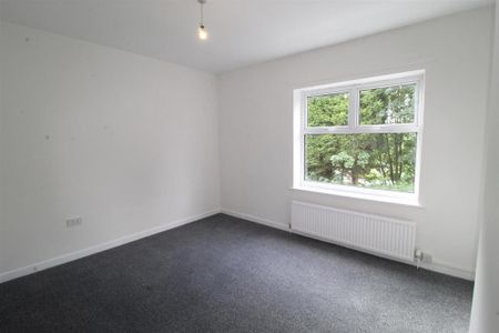 2 bedroom end of terrace house to rent - Photo 2