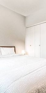 Furnished 2 Bedroom 2 Ensuite Bath in Central Richmond Condo - Photo 4