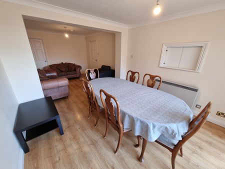 6 Bed Student Accommodation - Photo 3