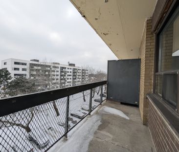 For Lease - 57 Parkwoods Village Drive Unit# 512, Toronto, Ontario - Photo 6