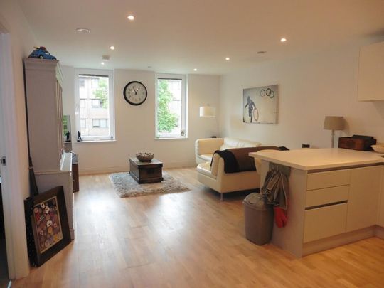 2 bedroom flat to rent - Photo 1