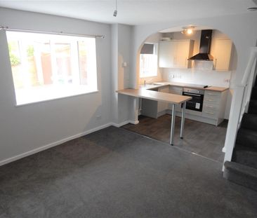 Perryfields Close, Redditch - Photo 5