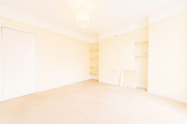 1 Bedroom Maisonette, Santos Road, London SW18 - Photo 1