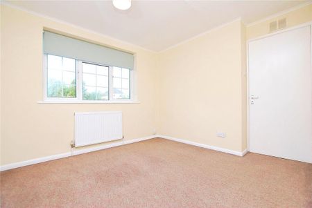 4 bedroom semi-detached house to rent - Photo 4