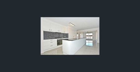 Spacious Family Home with Dual Living & Entertaining in Quiet Birkdale Pocket - Photo 4