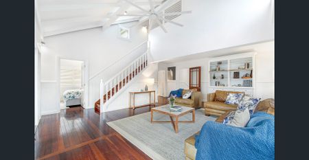 Fully Furnished - Character home in iconic Mermaid Beach. - Photo 4