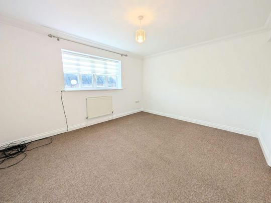 Terraced House to rent on - Photo 1