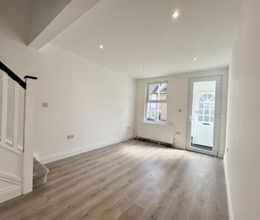 2 bedroom terraced house to rent - Photo 1