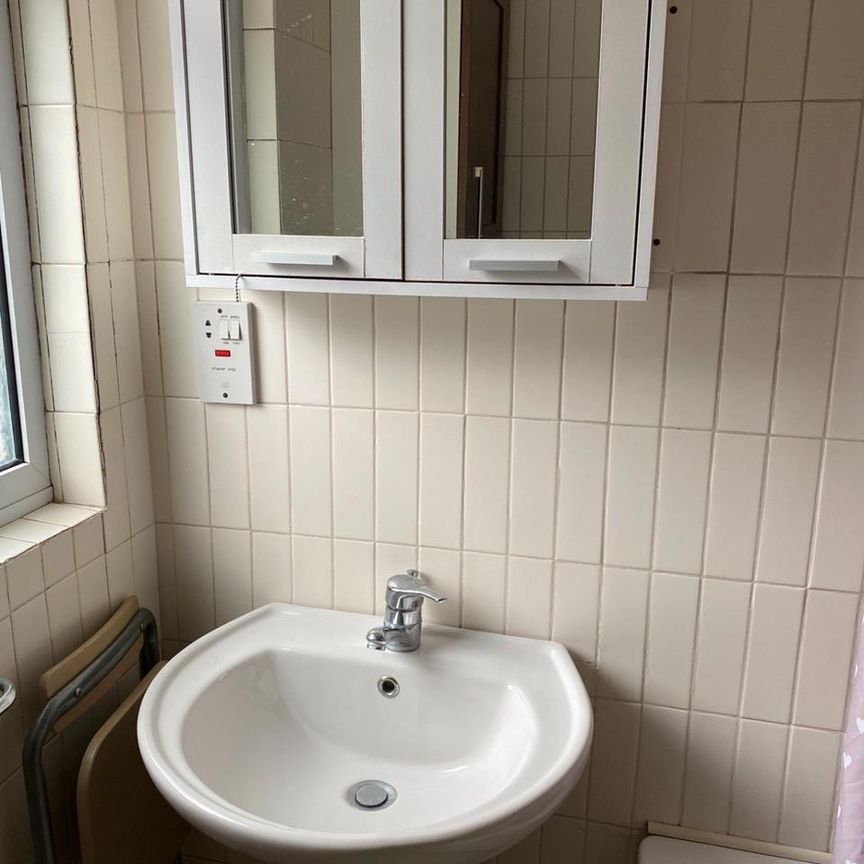 Studio Flat, Eade Road, N4 - Photo 1