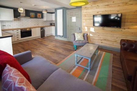 1 bedroom in a flat share to rent - Photo 5