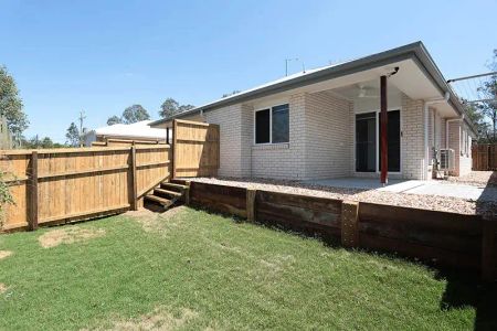 “Perfect 4 bedroom duplex! Rent increases to $520 from 16/01/2026” - Photo 2