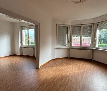 À louer : Appartement 3 pièces en rez-de-chaussée avec cave et jard... - Photo 2