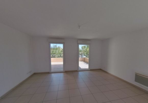 Location Appartement 2 pièces 48m² SORGUES 84700 - Photo 1