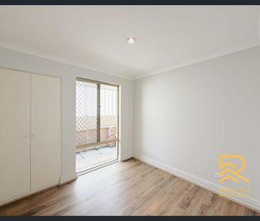 Generous Family Living in a Peaceful Location-Close to shop, school... - Photo 5