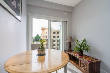 Stylish Condo - Photo 5