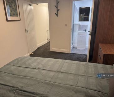 1 bedroom in a house share to rent - Photo 6