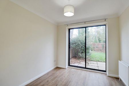 3 bedroom end of terrace house to rent - Photo 2