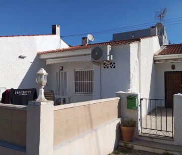 Alquiler de chalet adosado en Calle Roble, 497 - Photo 4