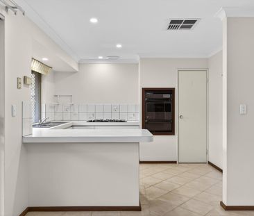 WELL-PRESENTED, LOW-MAINTENANCE LIVING IN A PRIME MANNING LOCATION - Photo 6