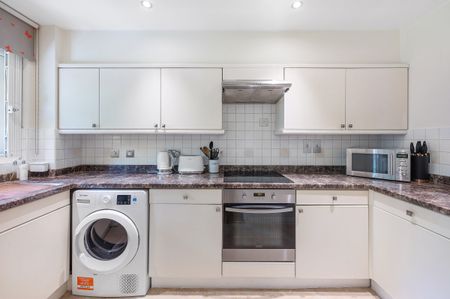 Selhurst Close, London, SW19 ground floor flat to rent - Photo 5