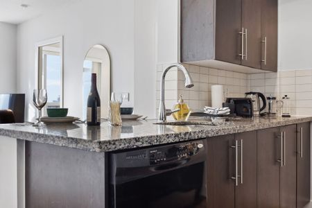 For Lease - 28 Linden Street Unit# 2708, Toronto, Ontario - Photo 2