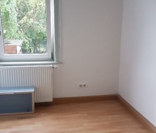 Große 4-Raum-Wohnung mit Balkon in Arnstadt Mitte - Photo 1