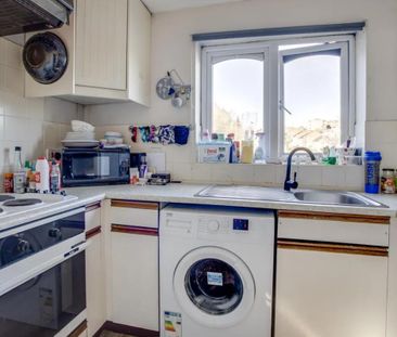 Butlers Court, High Wycombe - Photo 5