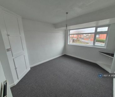 2 bedroom maisonette to rent - Photo 2
