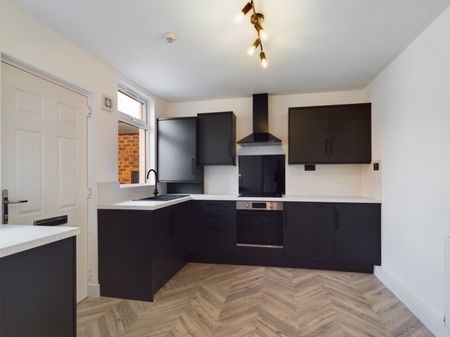 Park Road, Wigan, Lancashire, WN6 - Photo 2