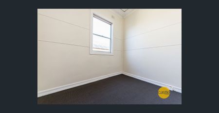 One Bedroom Flat - Photo 2