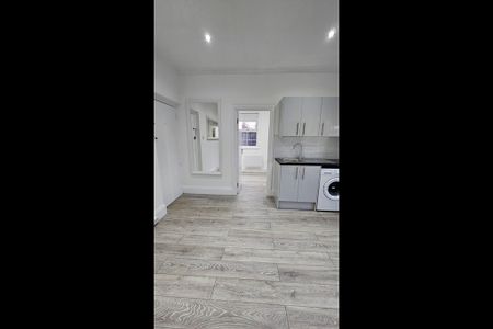 Uxbridge Road, Slough, SL2 5NX - Photo 5